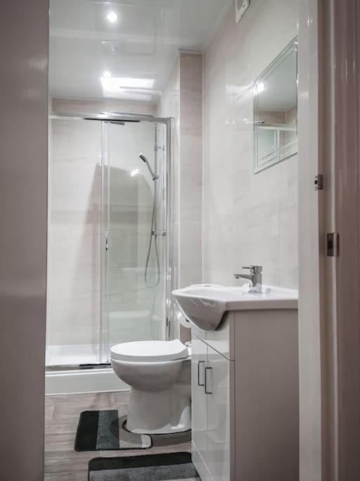 S.H Apartments Glasgow Buitenkant foto